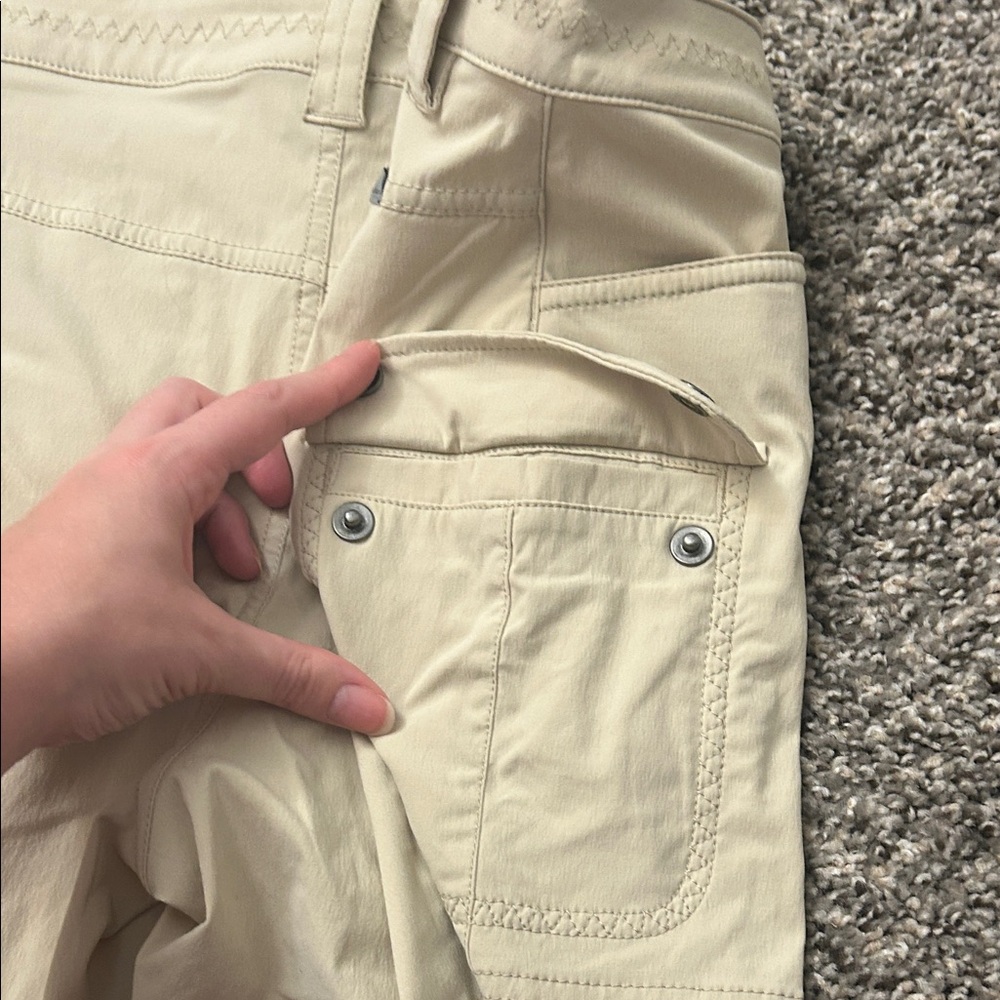 Eddie Bauer Women's Tan Cargo Shorts - Picture 7 of 7